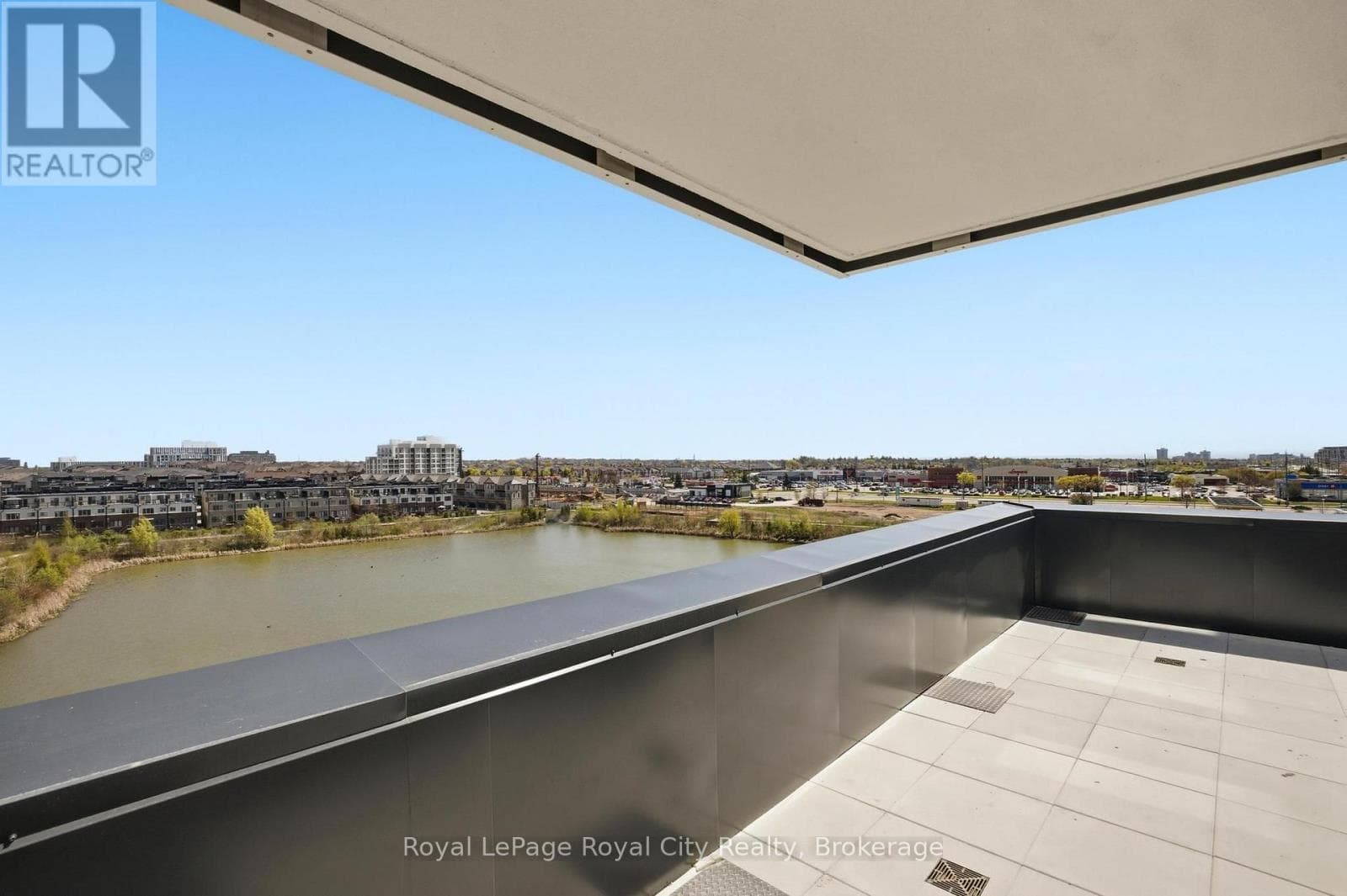 Photo of 604 - 3071 TRAFALGAR ROAD