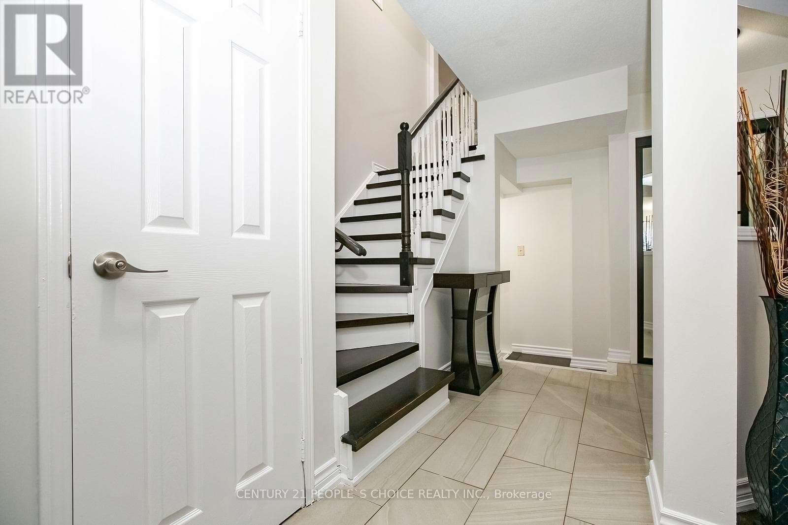 Photo of 90 WHITE TAIL CRESCENT