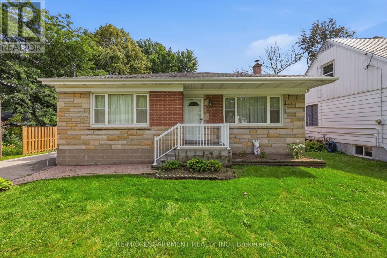 Photo of 522 ENFIELD ROAD