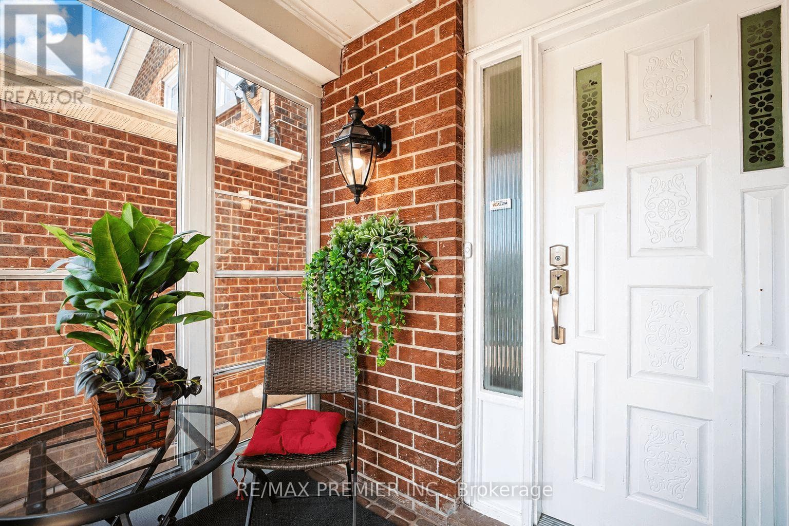 Photo of 55 DEERPARK CRESCENT