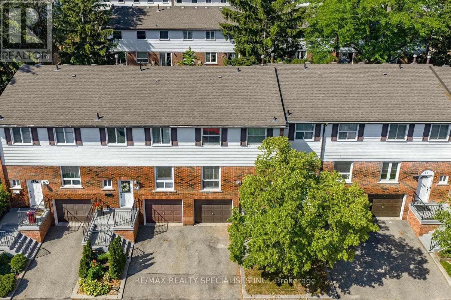 Photo of 30 - 2445 HOMELANDS DRIVE