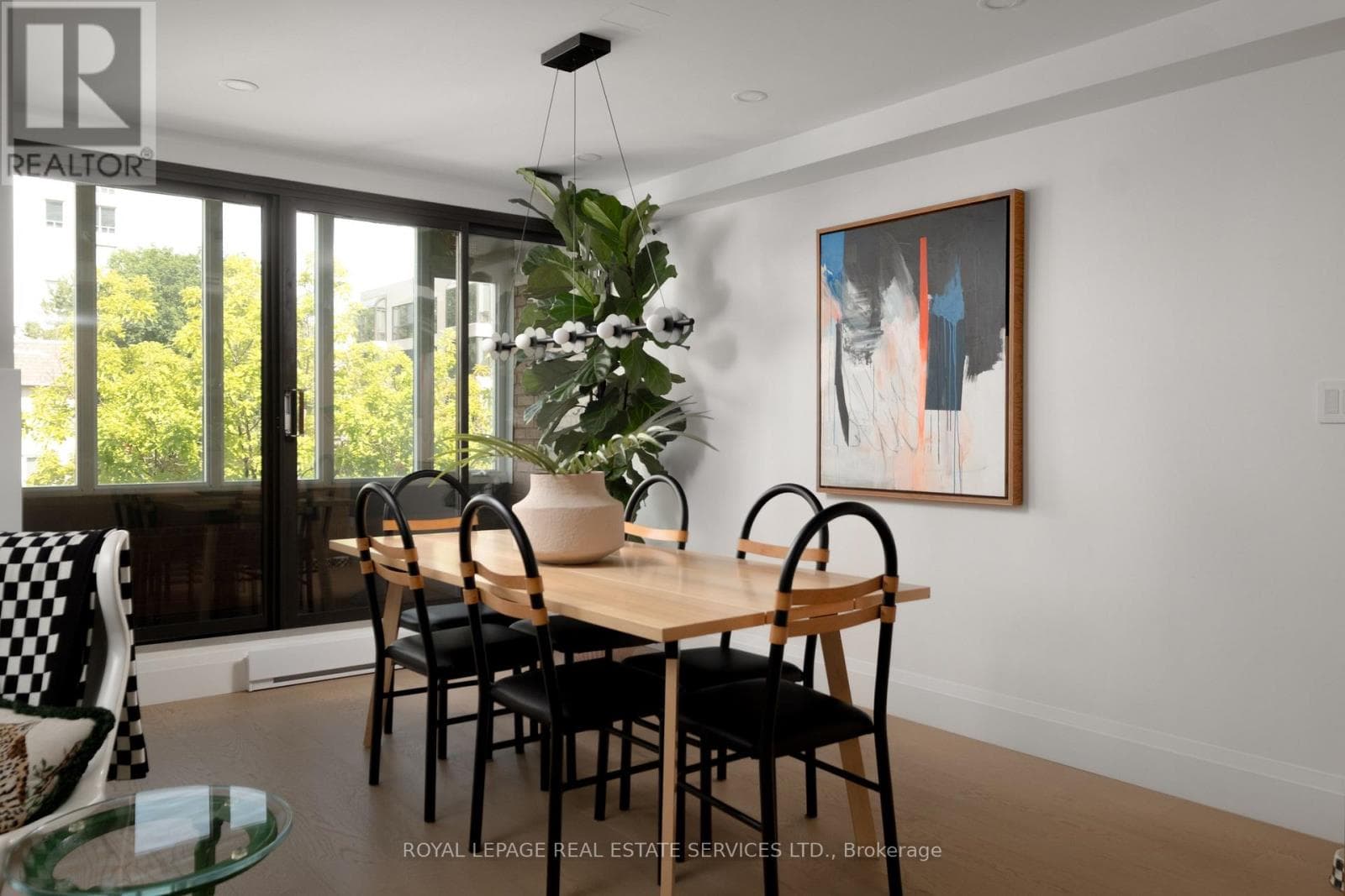 Photo of 402 - 349 ST. CLAIR AVENUE W