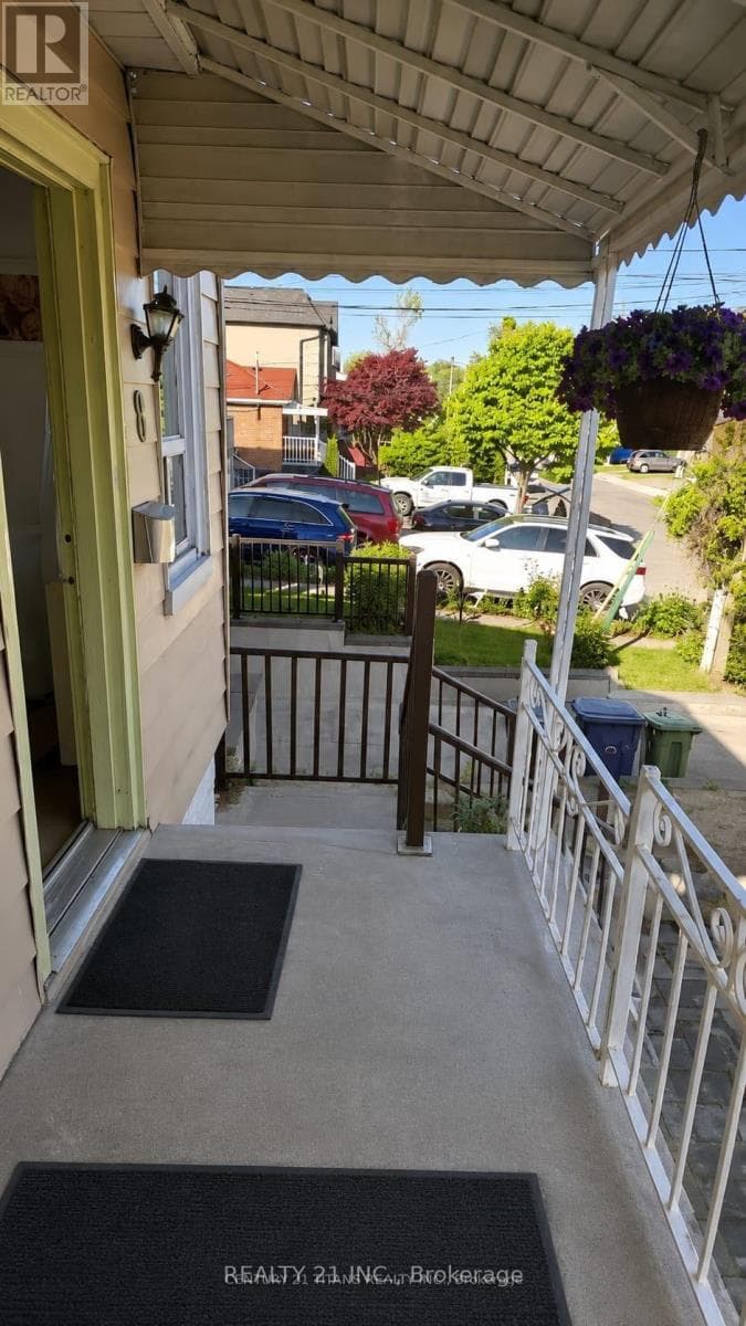 Photo of 8 MACK AVENUE