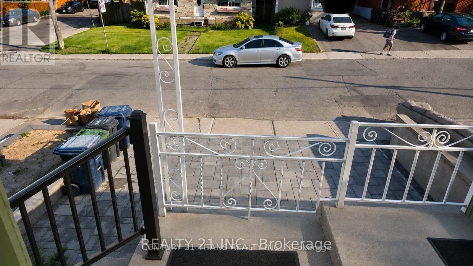 Photo of 8 MACK AVENUE