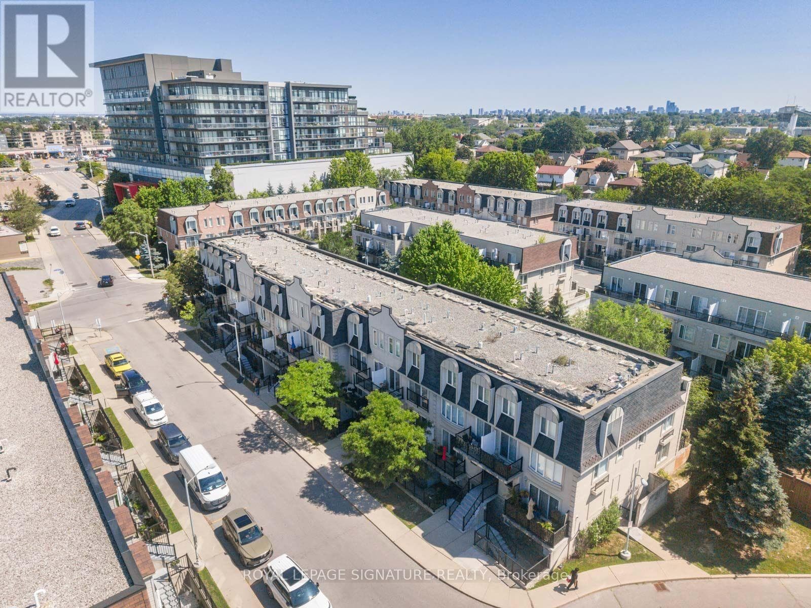 Photo of 2067 - 65 GEORGE APPLETON WAY