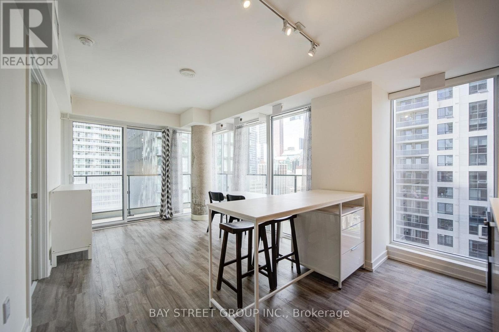 Photo of 1802 - 77 SHUTER STREET