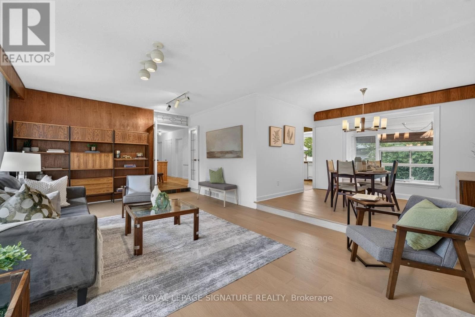 Photo of 11 REGENCY SQUARE
