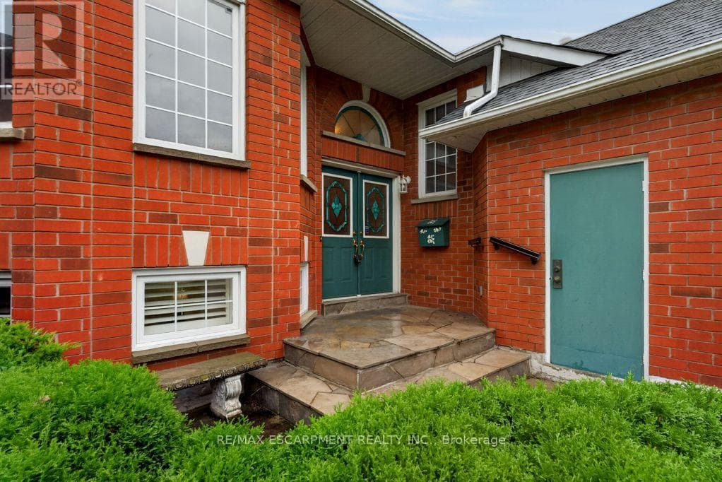 Photo of 1141 LOCKHART ROAD