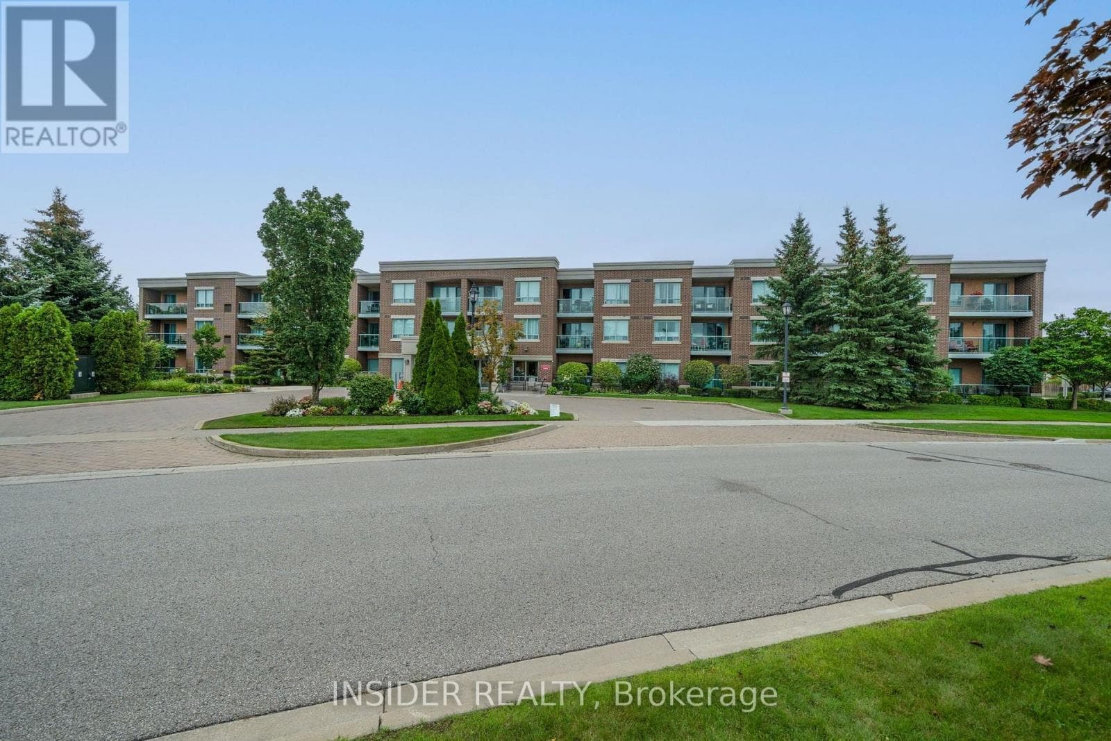 Photo of 315 - 25 VIA ROSEDALE WAY