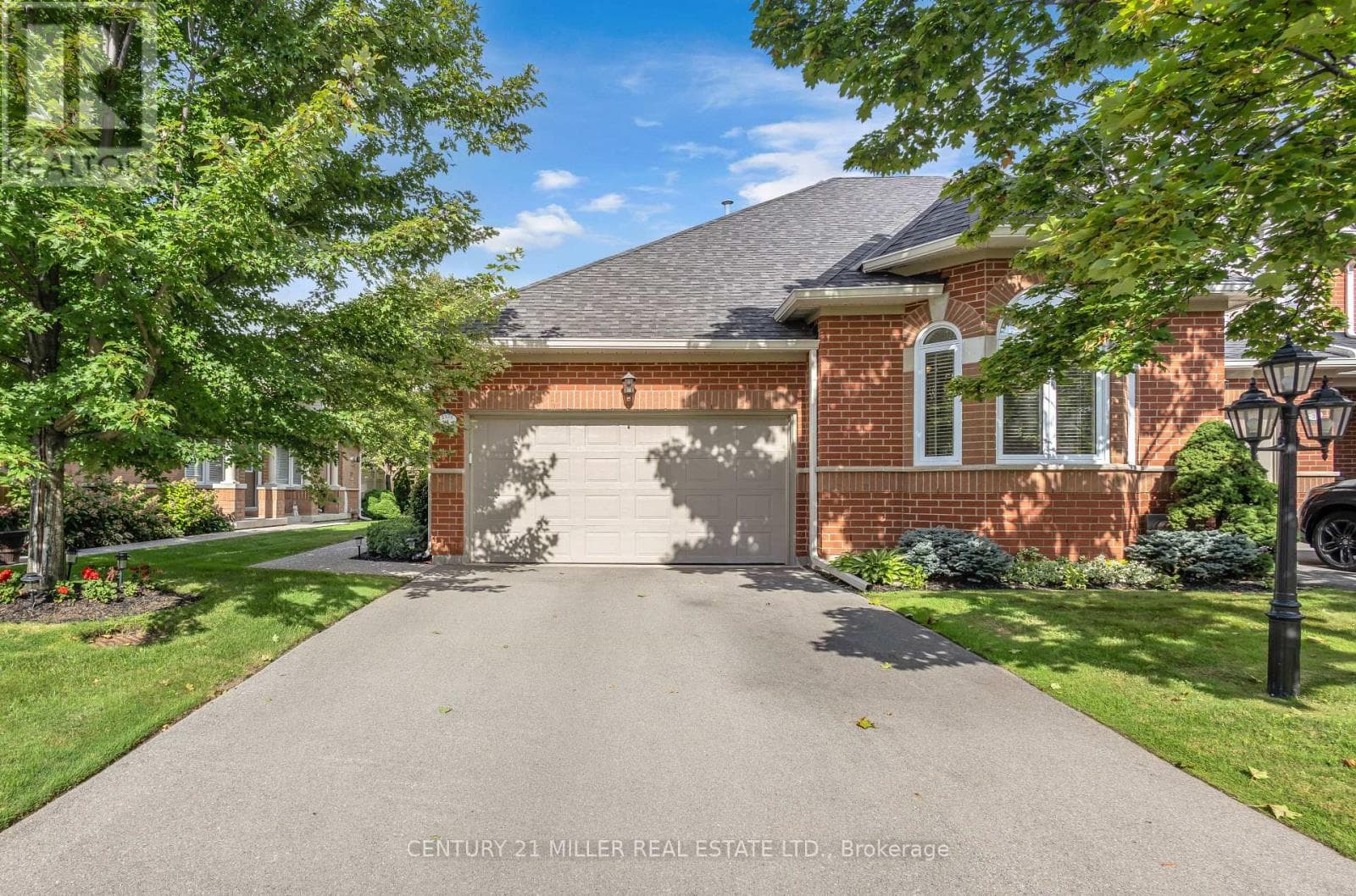 Photo of 4 - 2175 COUNTRY CLUB DRIVE