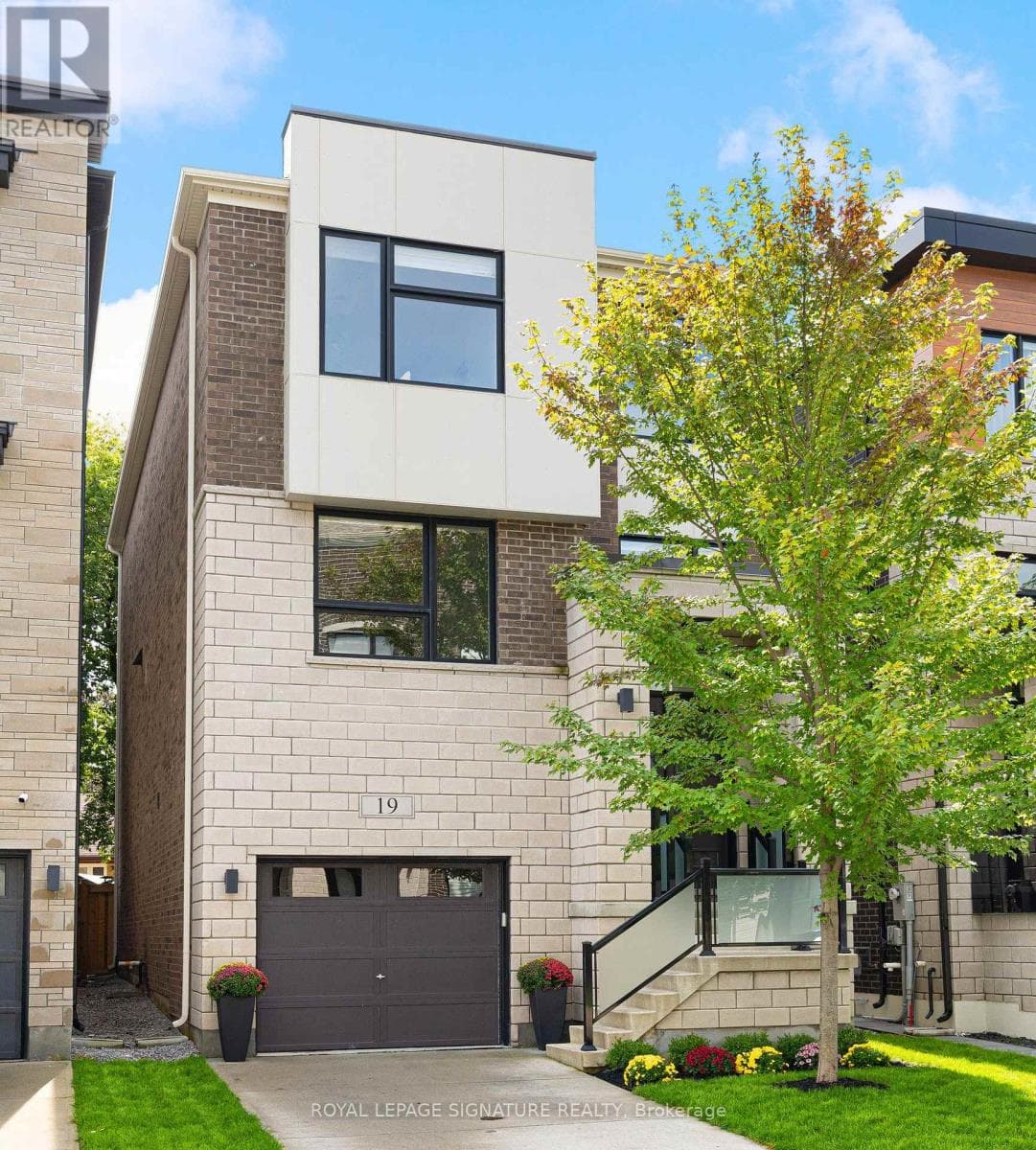 Photo of 19 HOLLYHOCK COURT