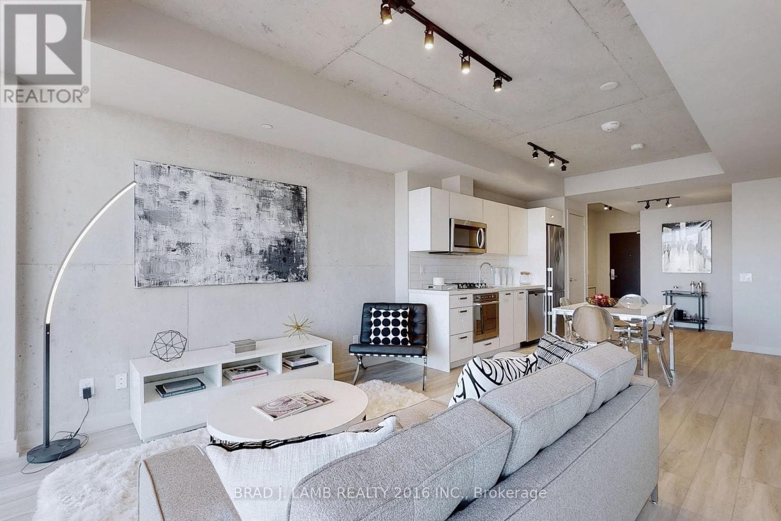 Photo of 1601 - 458 RICHMOND STREET W