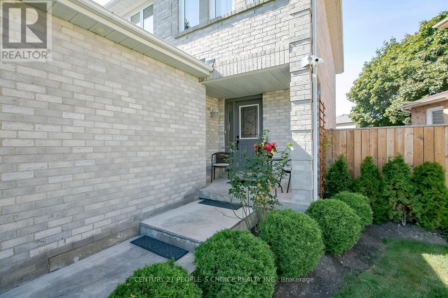 Photo of 18 HOOD CRESCENT