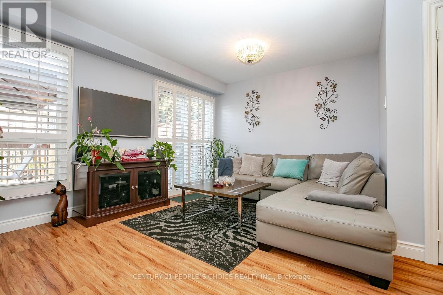 Photo of 18 HOOD CRESCENT