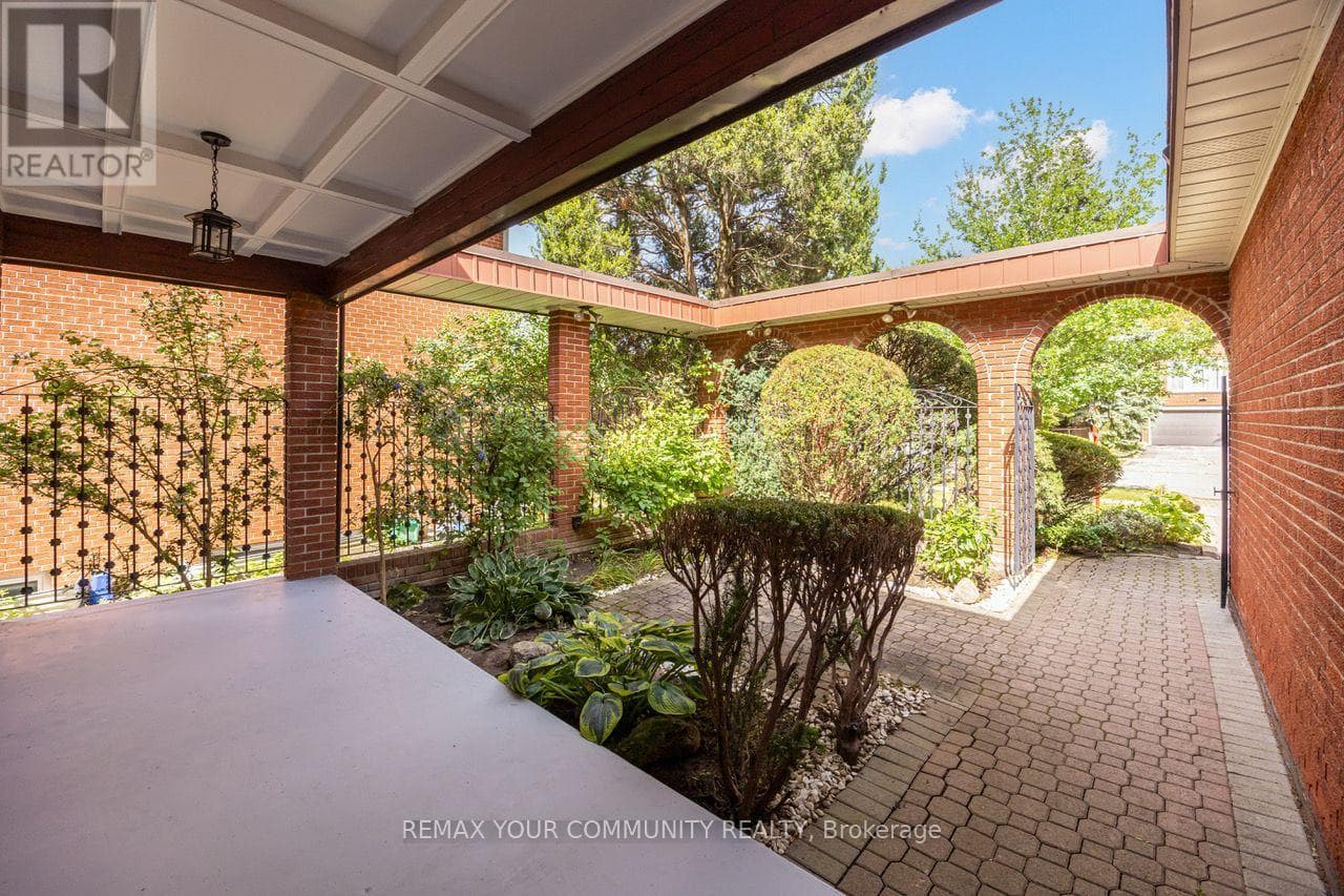 Photo of 31 CLOVERCREST ROAD