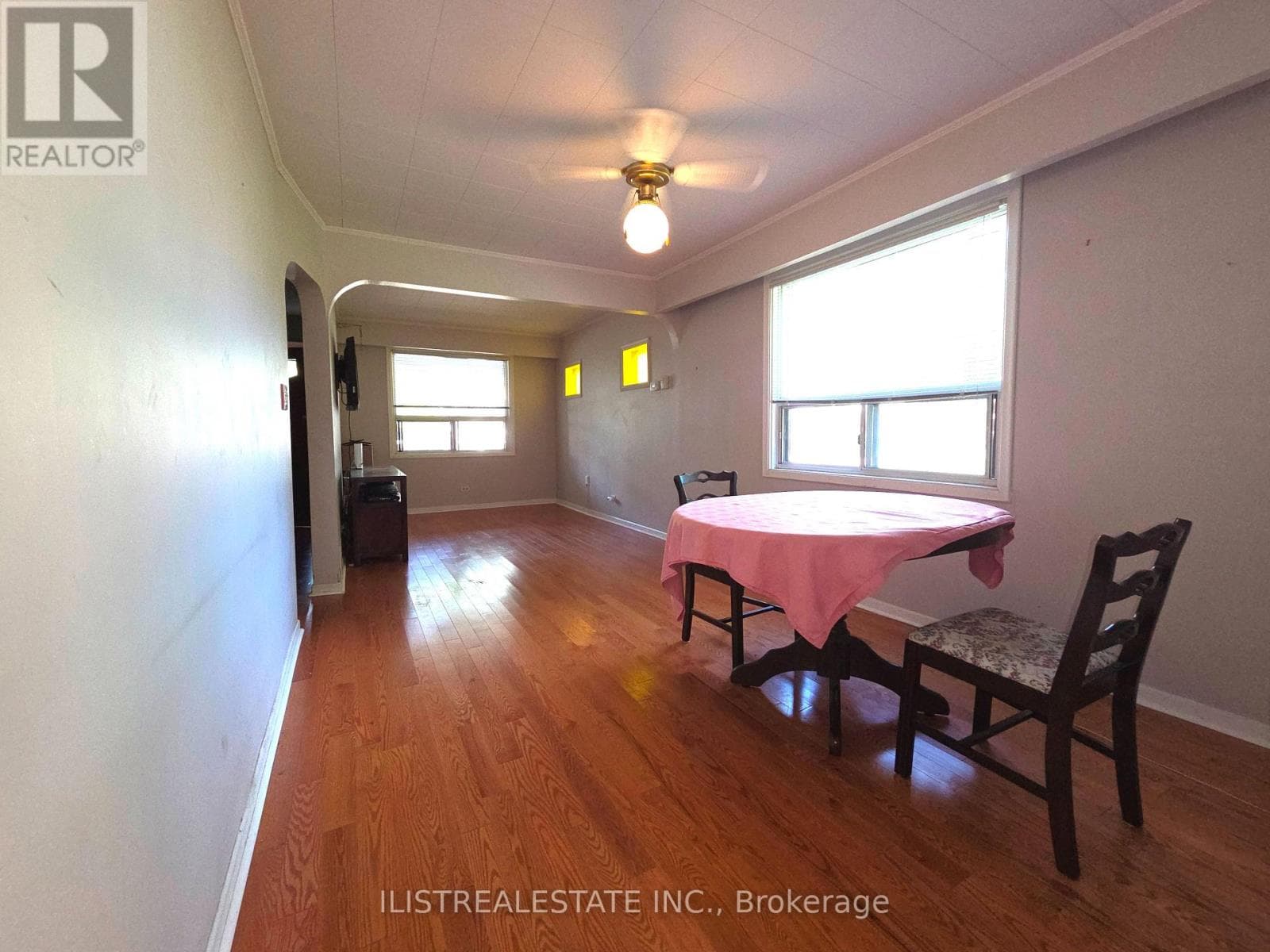 Photo of 213 BLANTYRE AVENUE