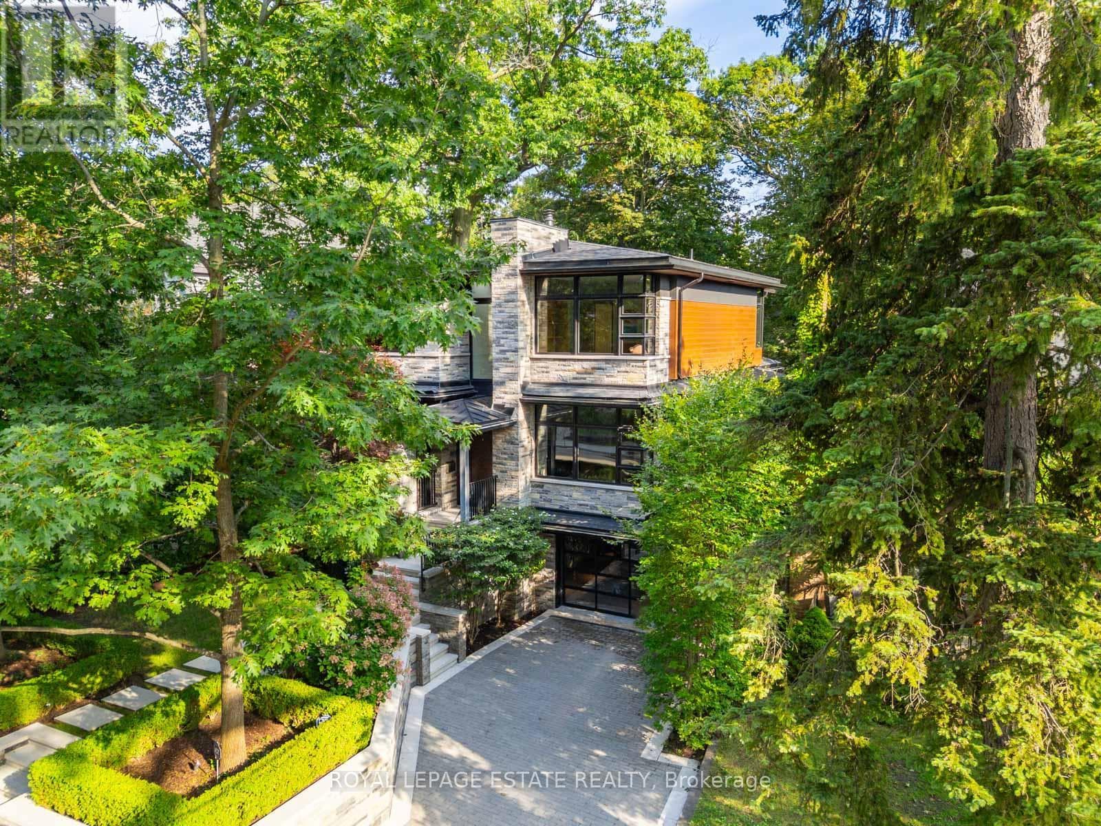 Photo of 11 PINE CRESCENT