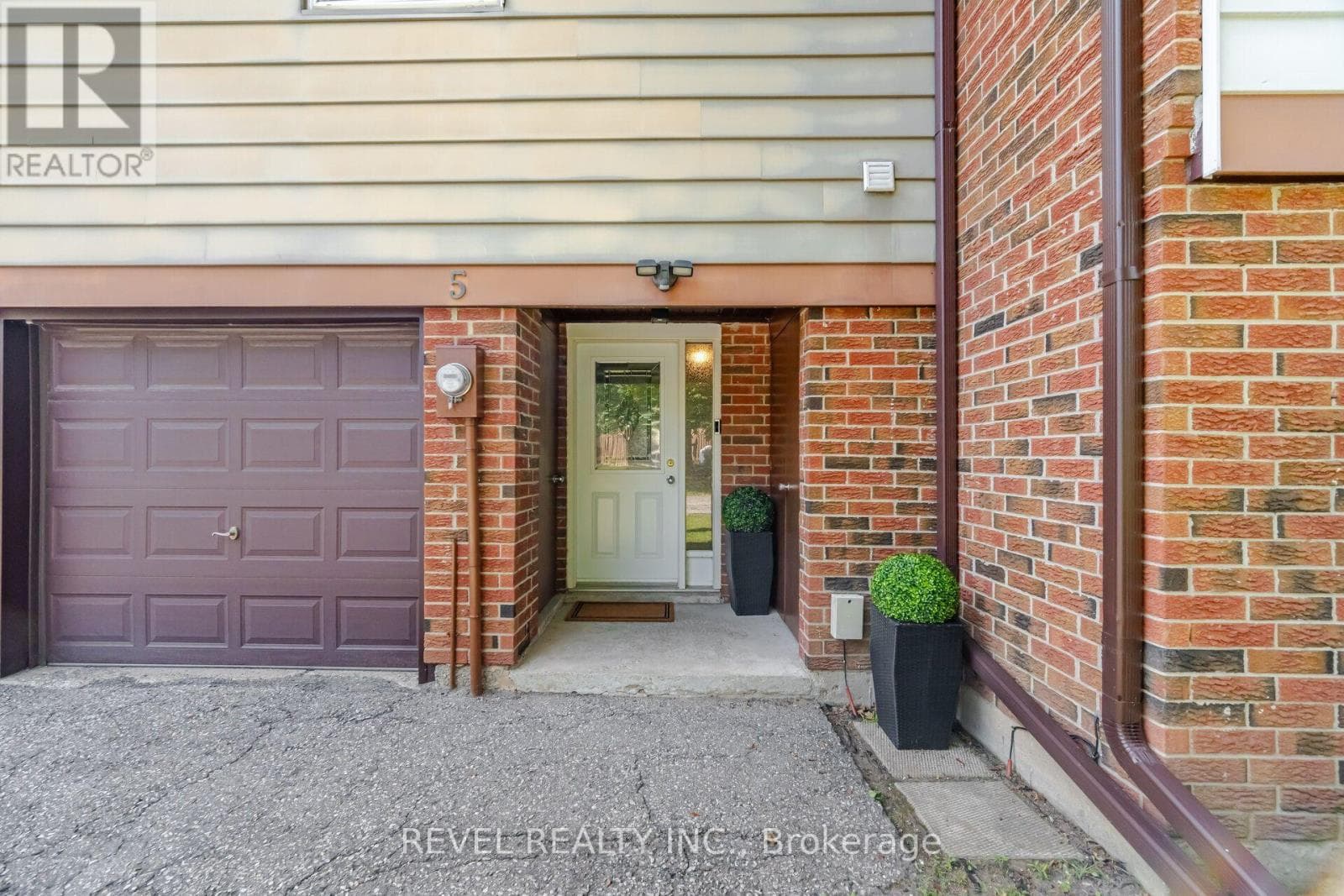 Photo of 5 - 650 CHILDS DRIVE