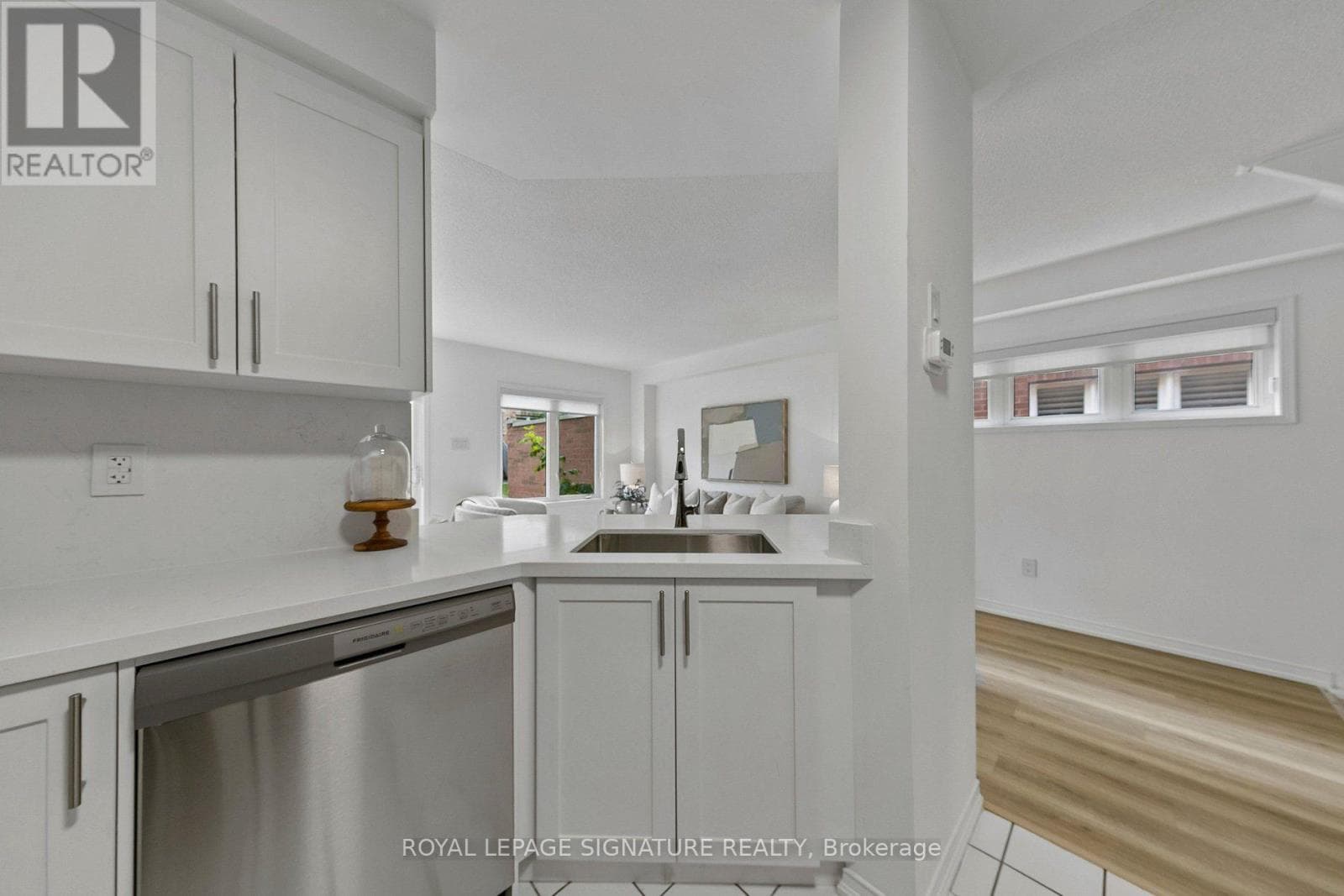 Photo of 71 - 5255 PALMETTO PLACE