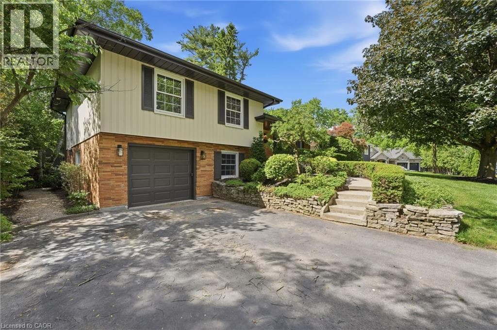 Photo of 571 LEONARD Court