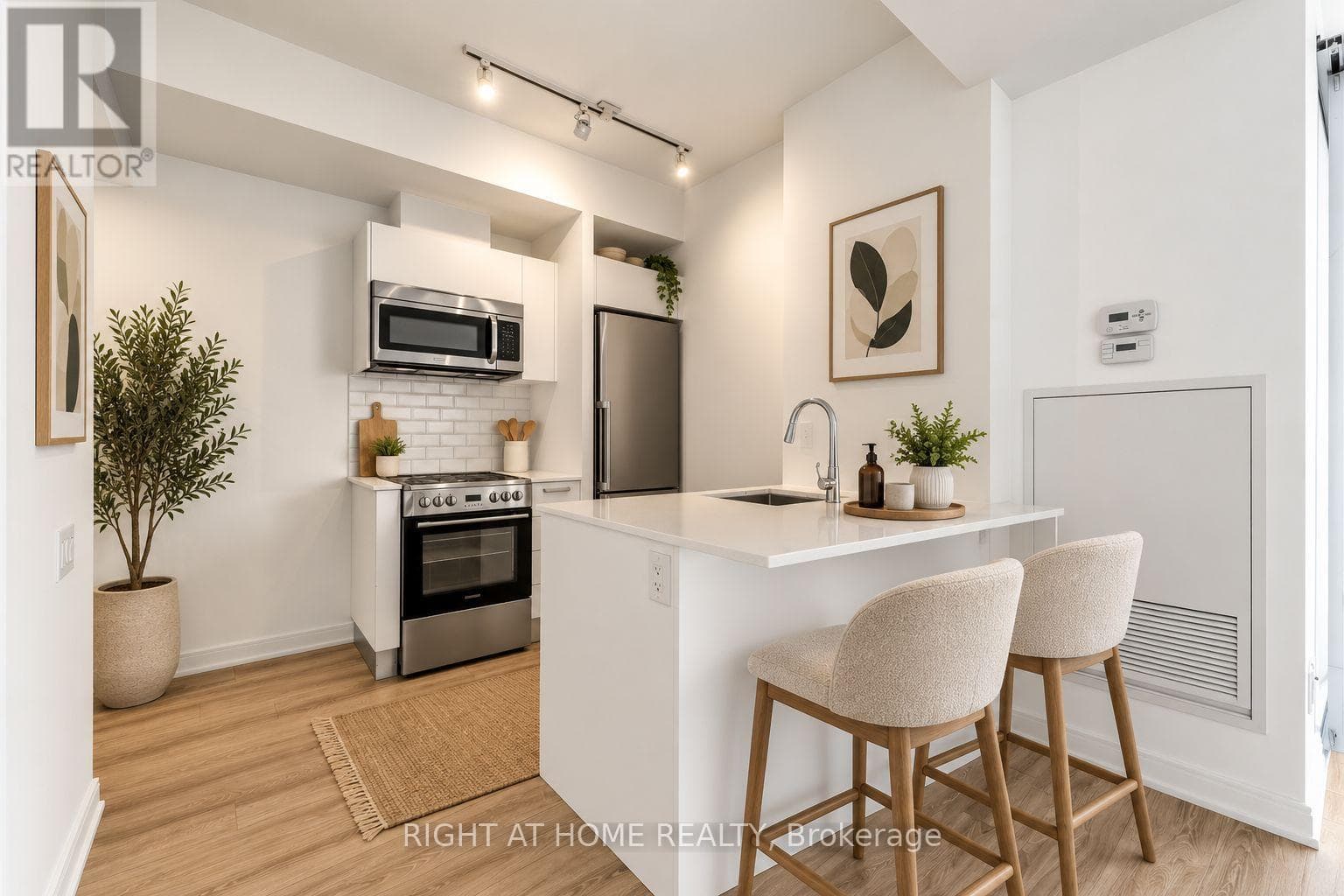 Photo of 3408 - 42 CHARLES STREET E