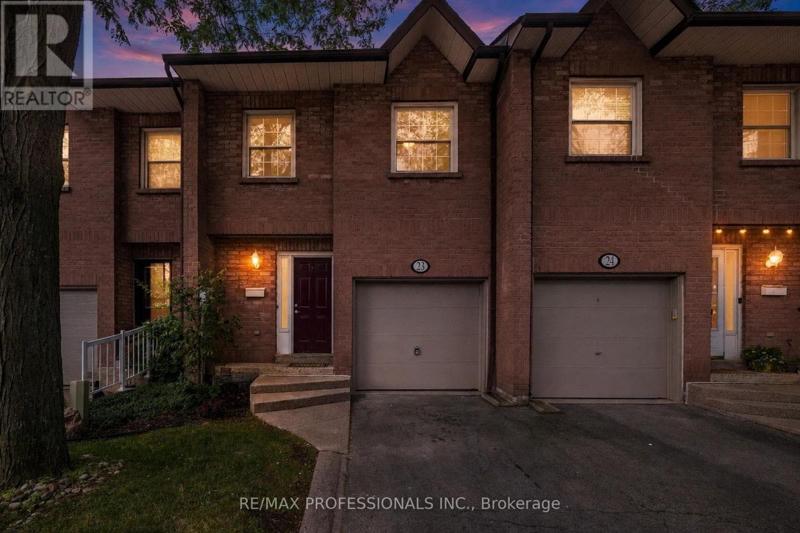 Photo of 23 - 2004 GLENADA CRESCENT