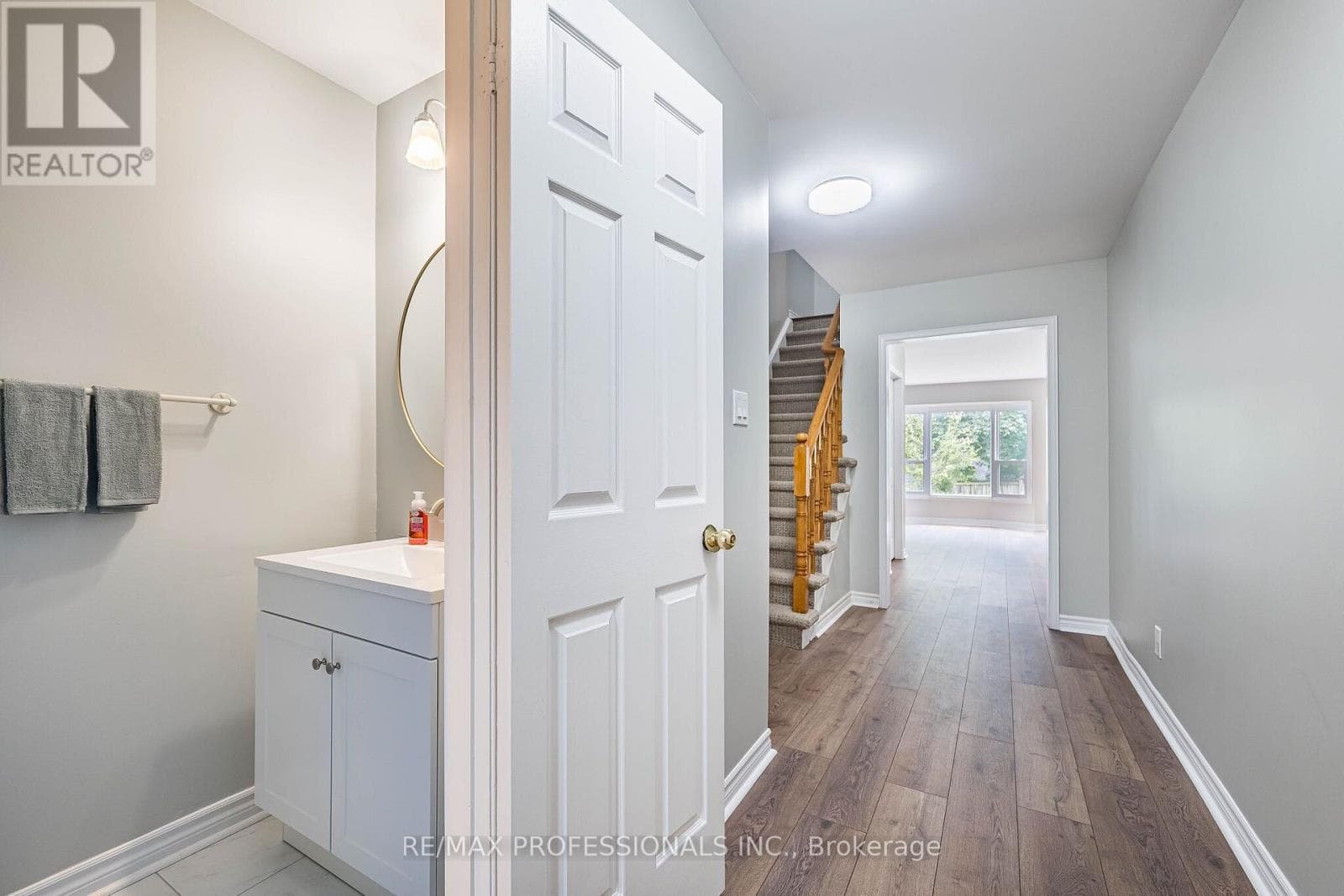 Photo of 23 - 2004 GLENADA CRESCENT