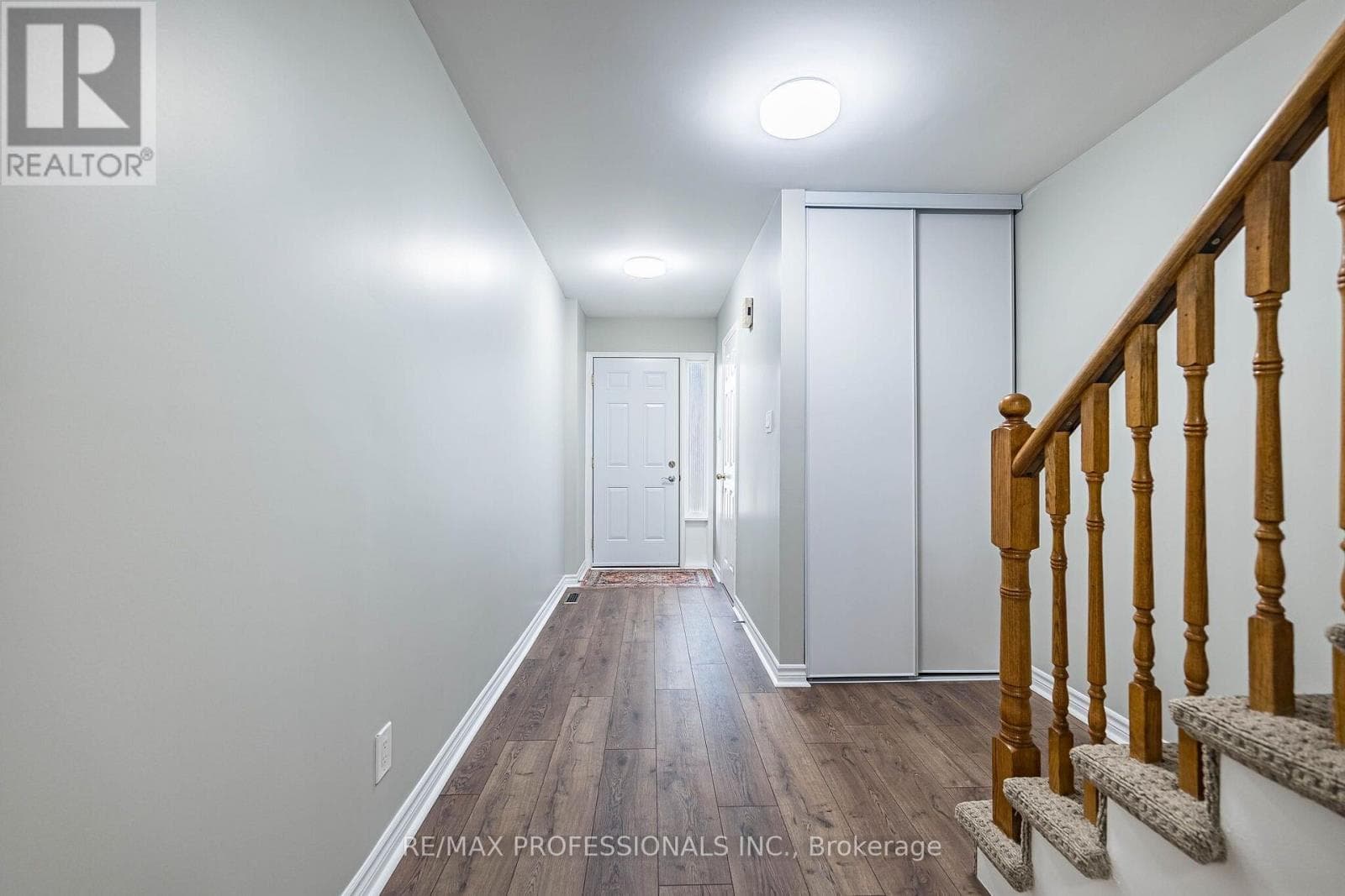 Photo of 23 - 2004 GLENADA CRESCENT