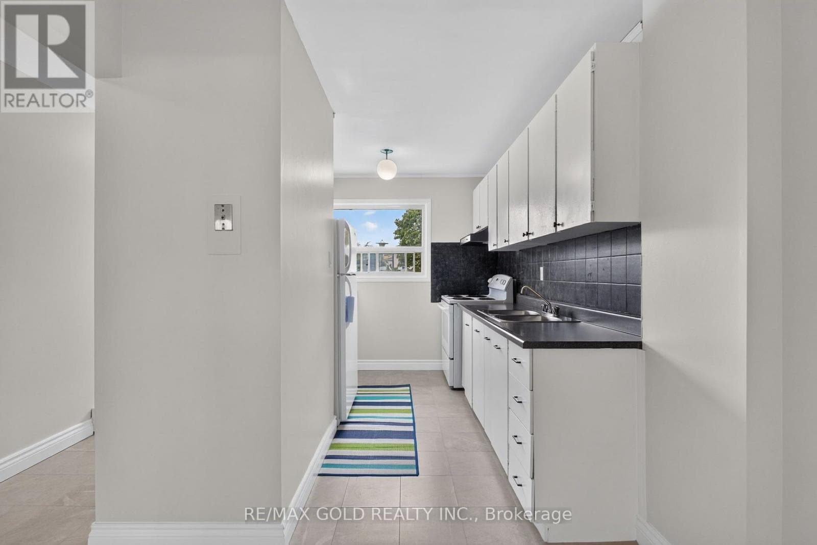 Photo of 13 GOLD PINE COURT