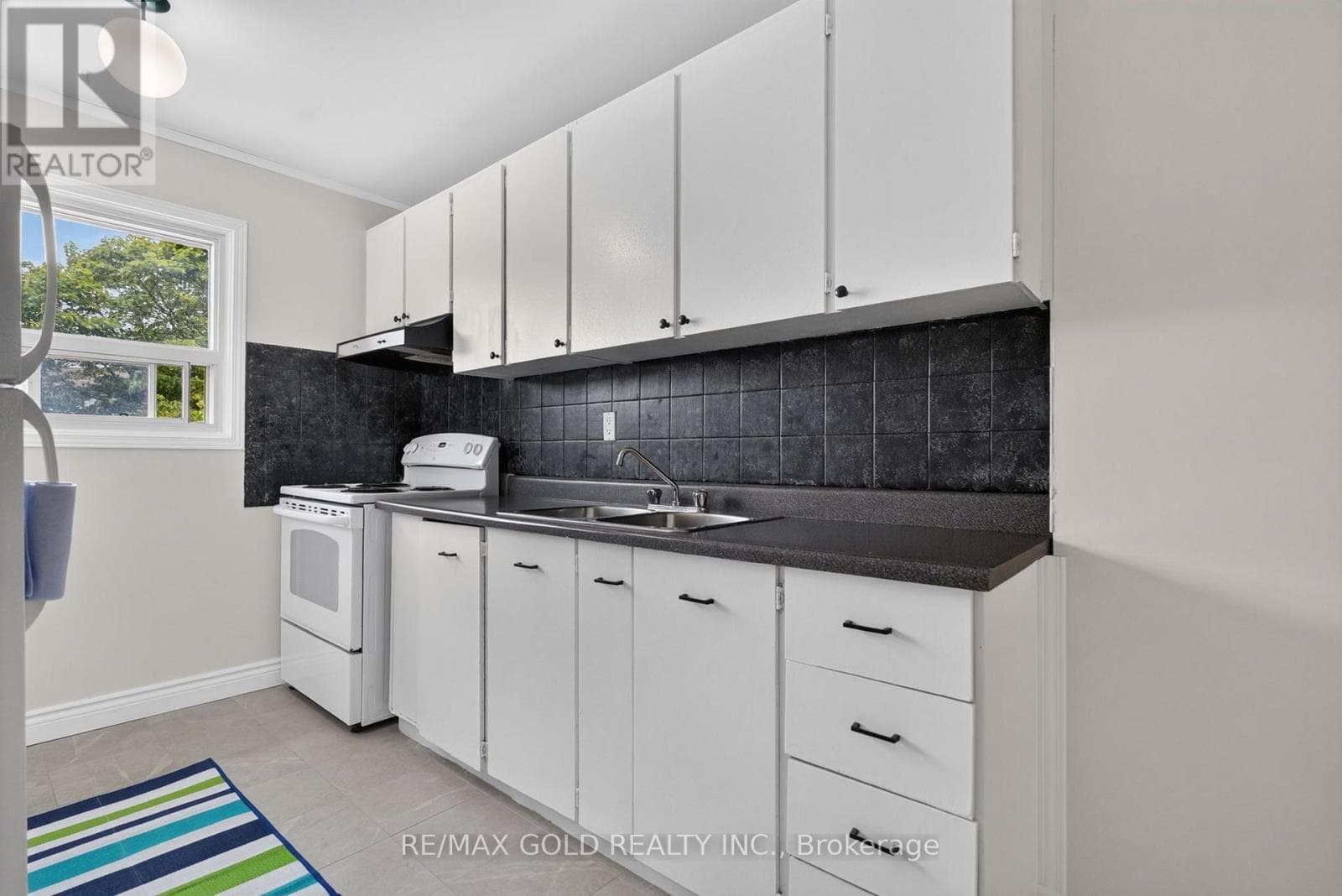 Photo of 13 GOLD PINE COURT