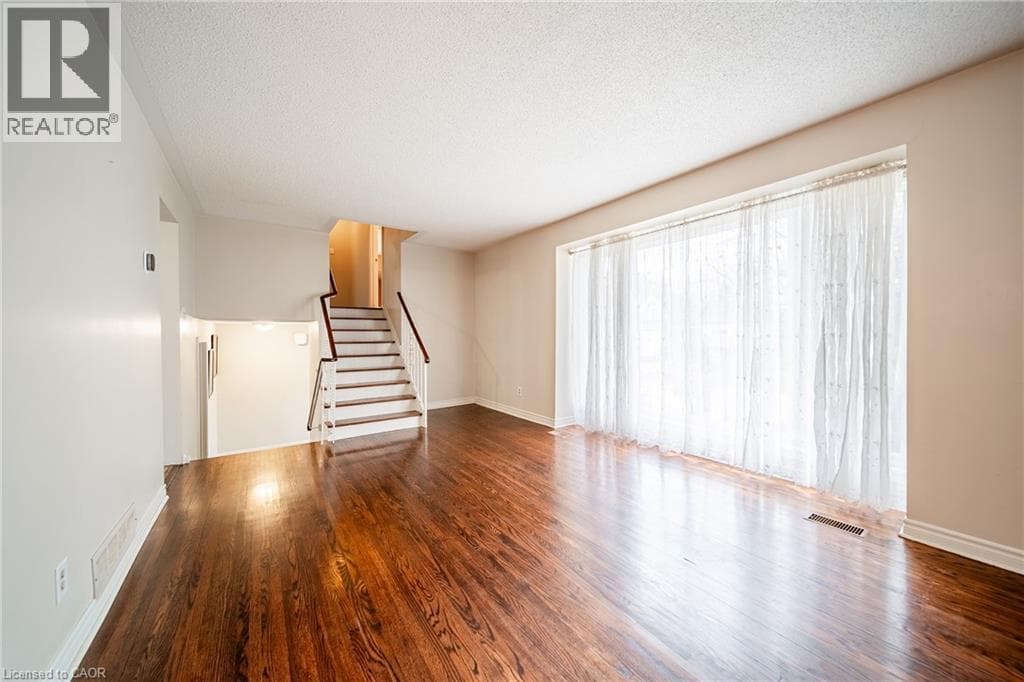 Photo of 557 TRAFFORD Crescent