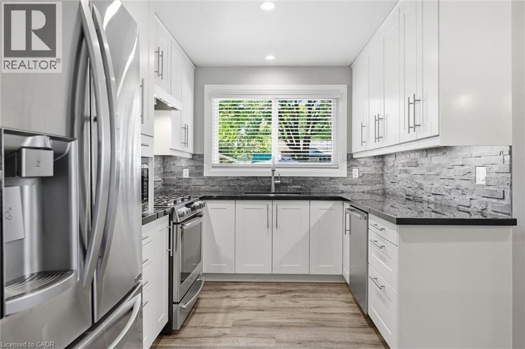 Photo of 2120 CAVENDISH Drive