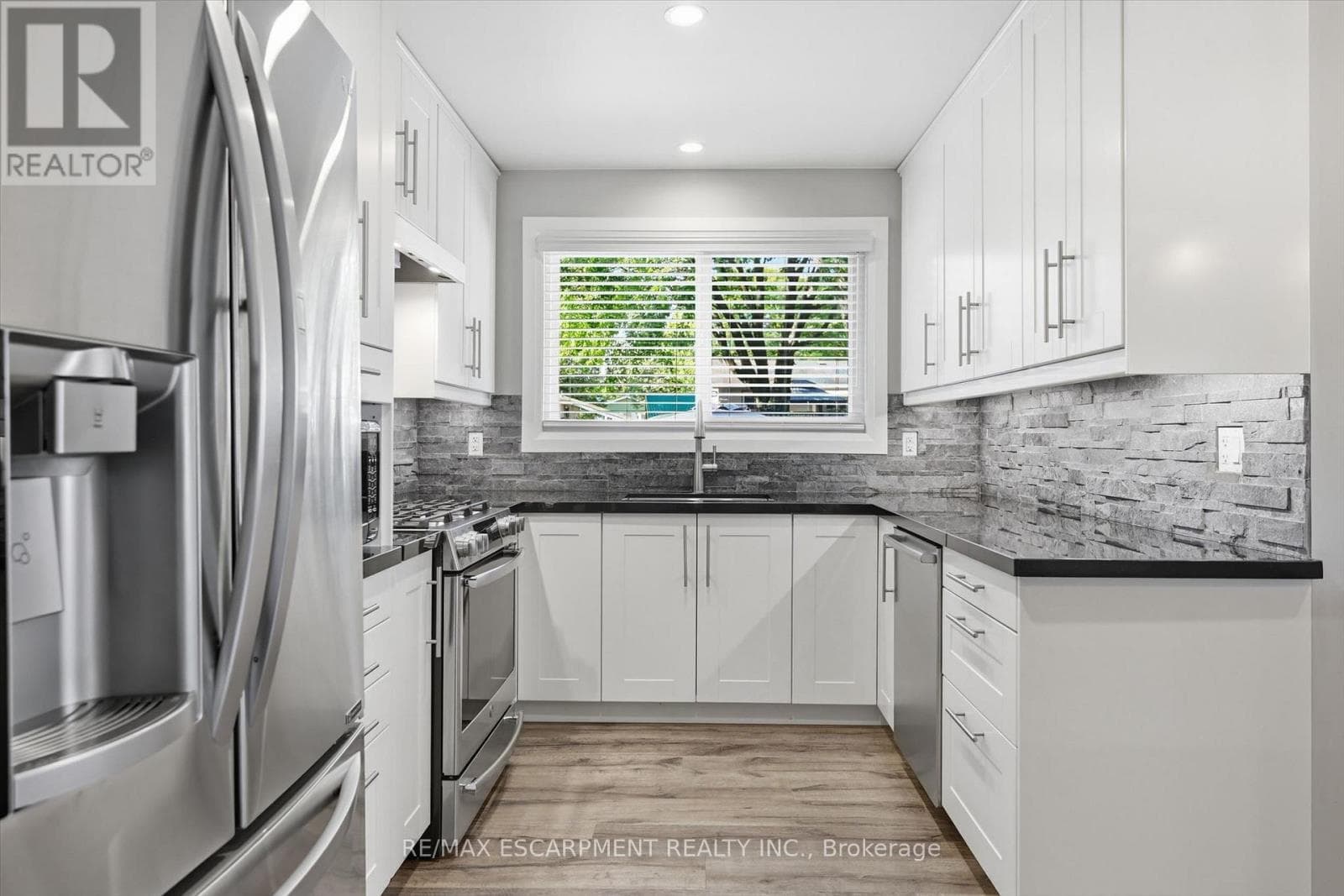 Photo of 2120 CAVENDISH DRIVE