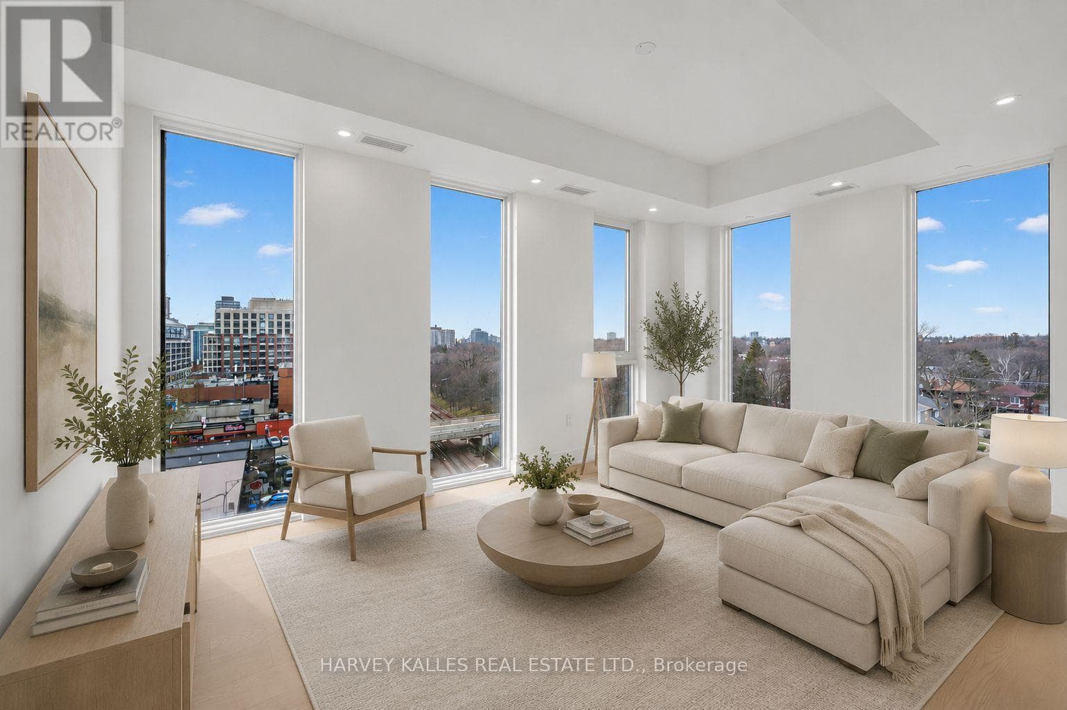 Photo of 807 - 8 MANOR ROAD W