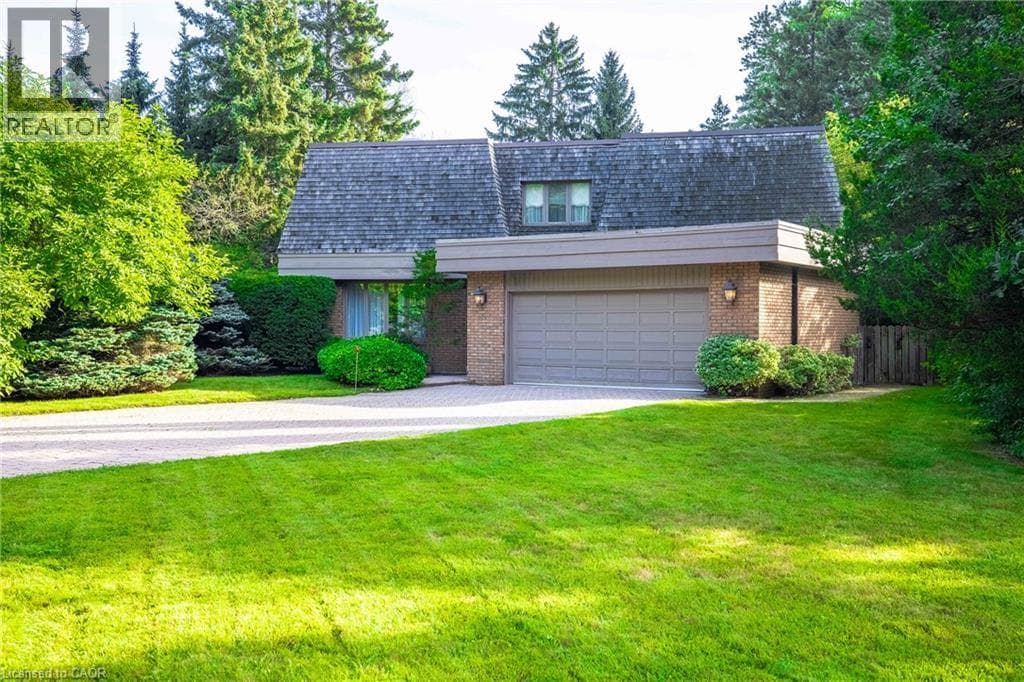 Photo of 16 COLONIAL Crescent
