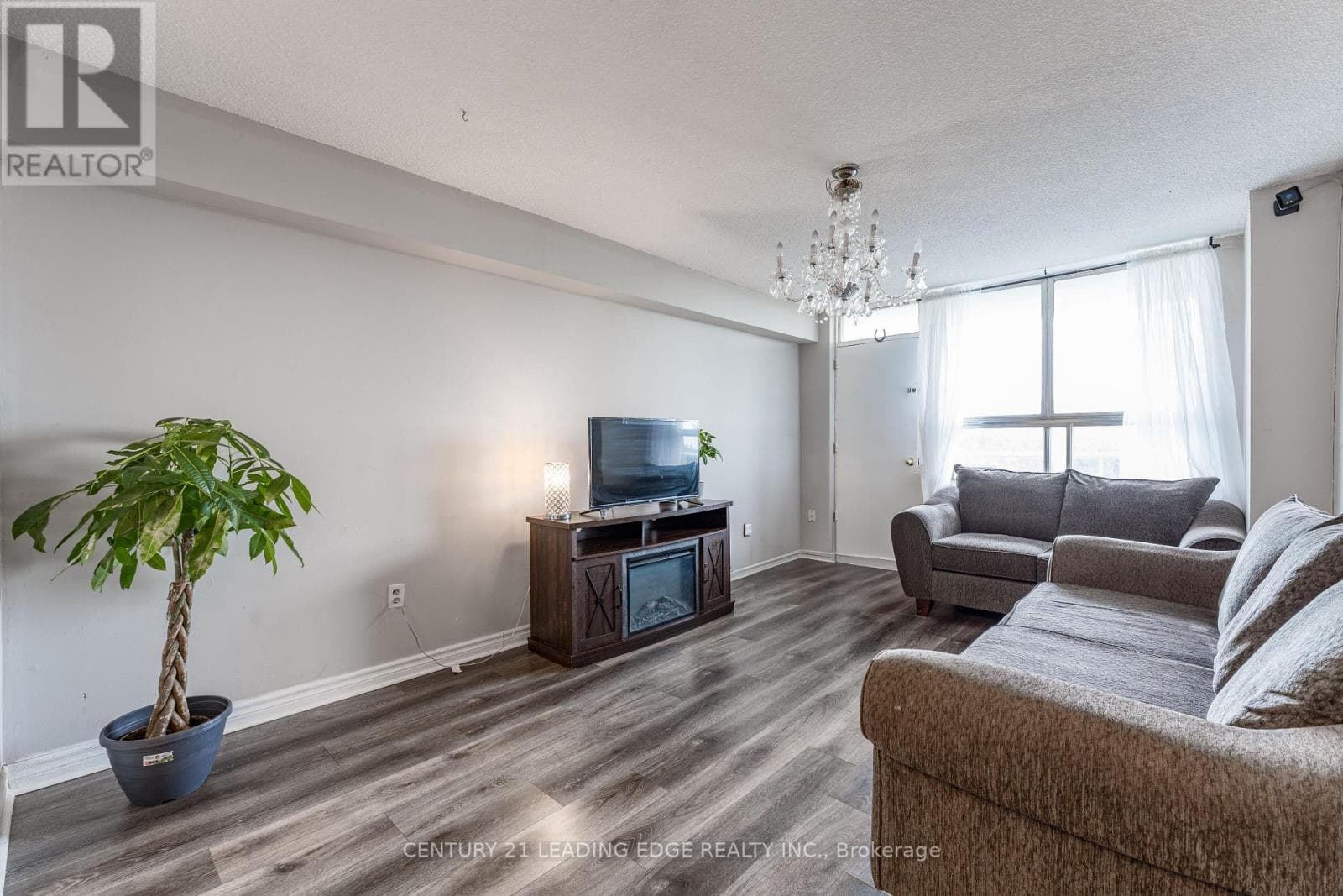Photo of 611 - 940 CALEDONIA ROAD