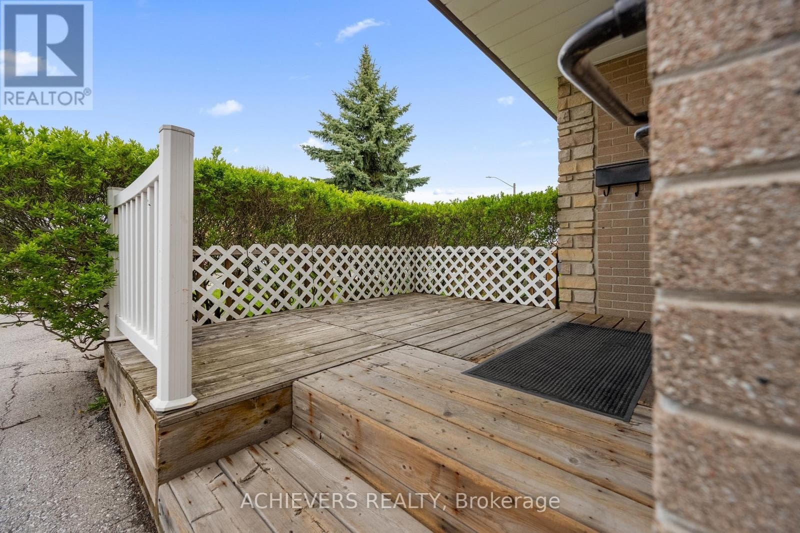 Photo of 39 DANESBURY CRESCENT