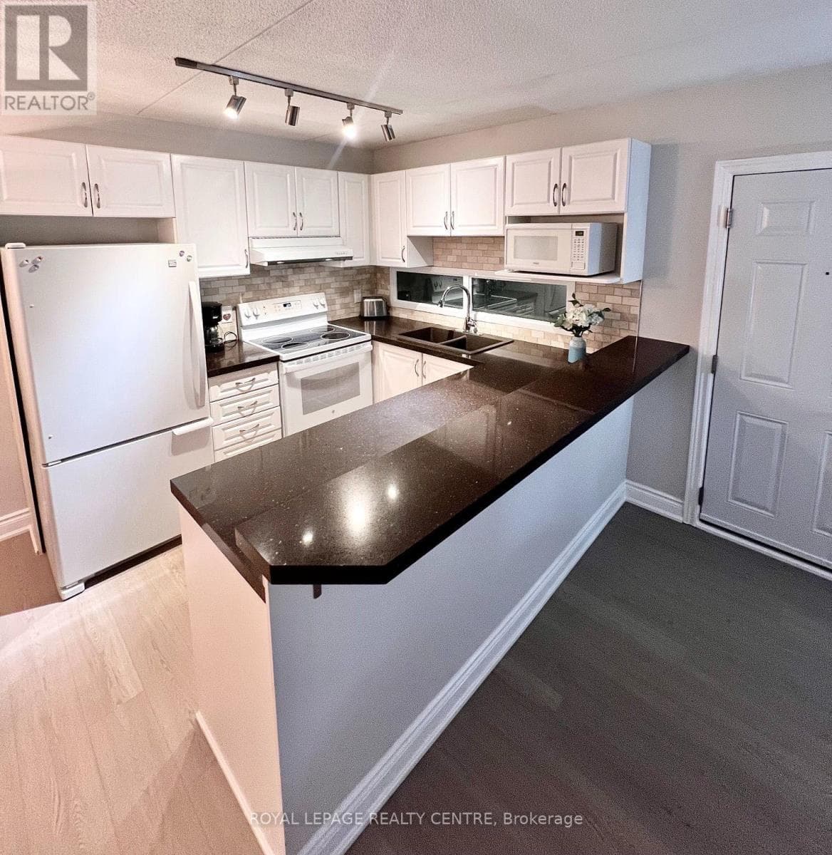 Photo of 115 - 2040 CLEAVER AVENUE