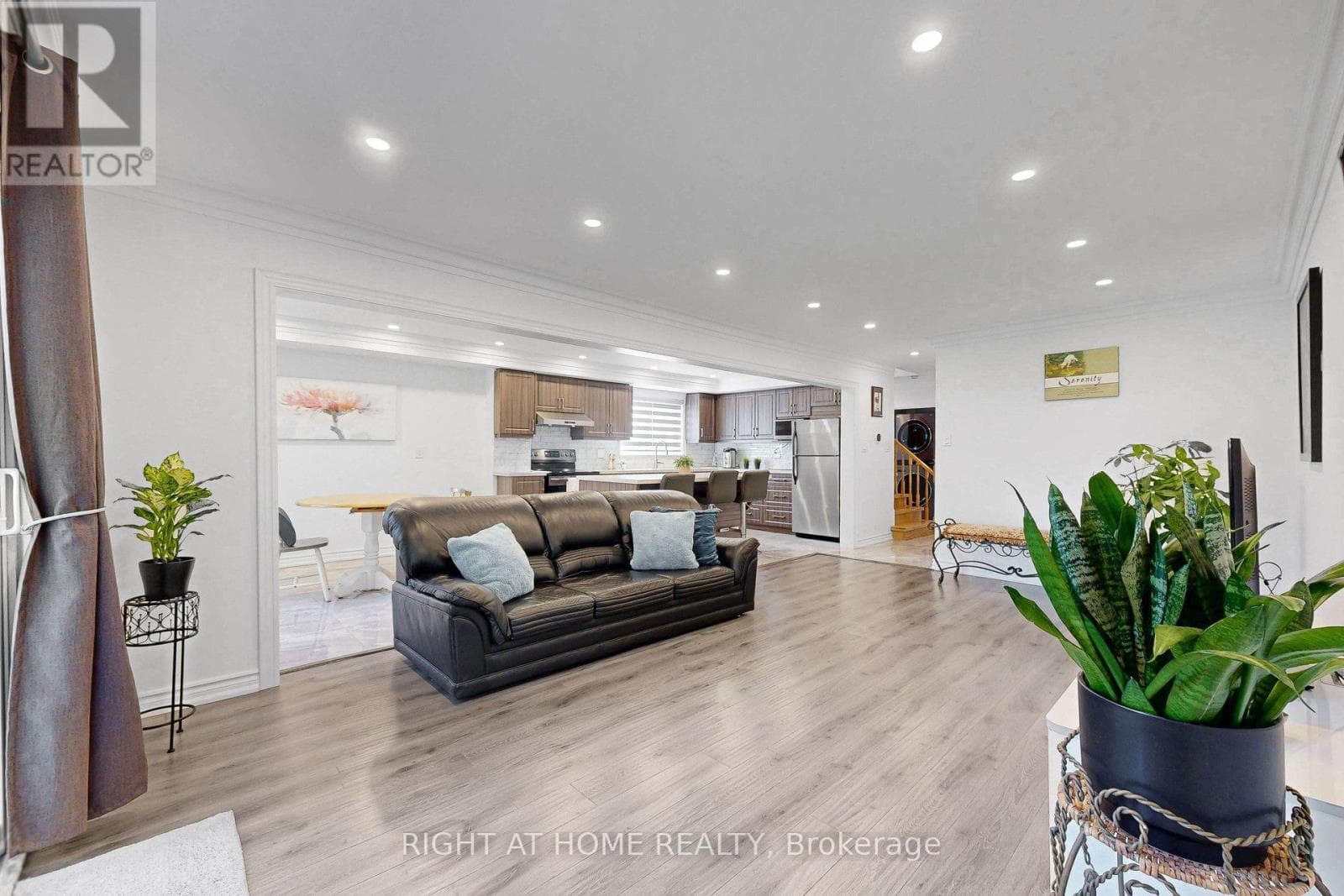 Photo of 77 PEBBLEHILL SQUARE