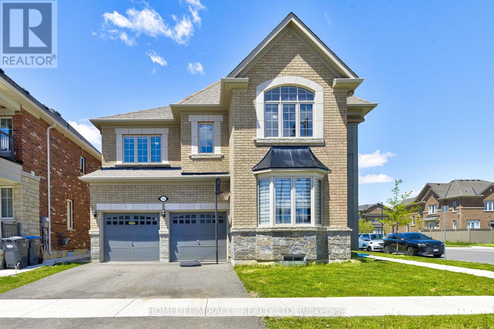 Photo of 566 BRISDALE DRIVE