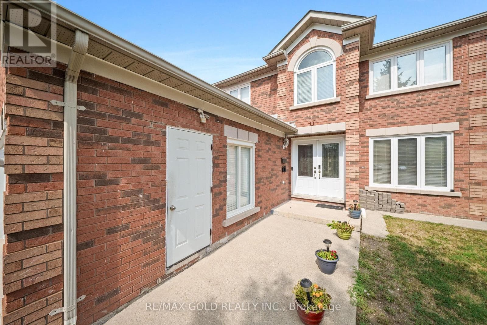 Photo of 45 EAGLERIDGE DRIVE