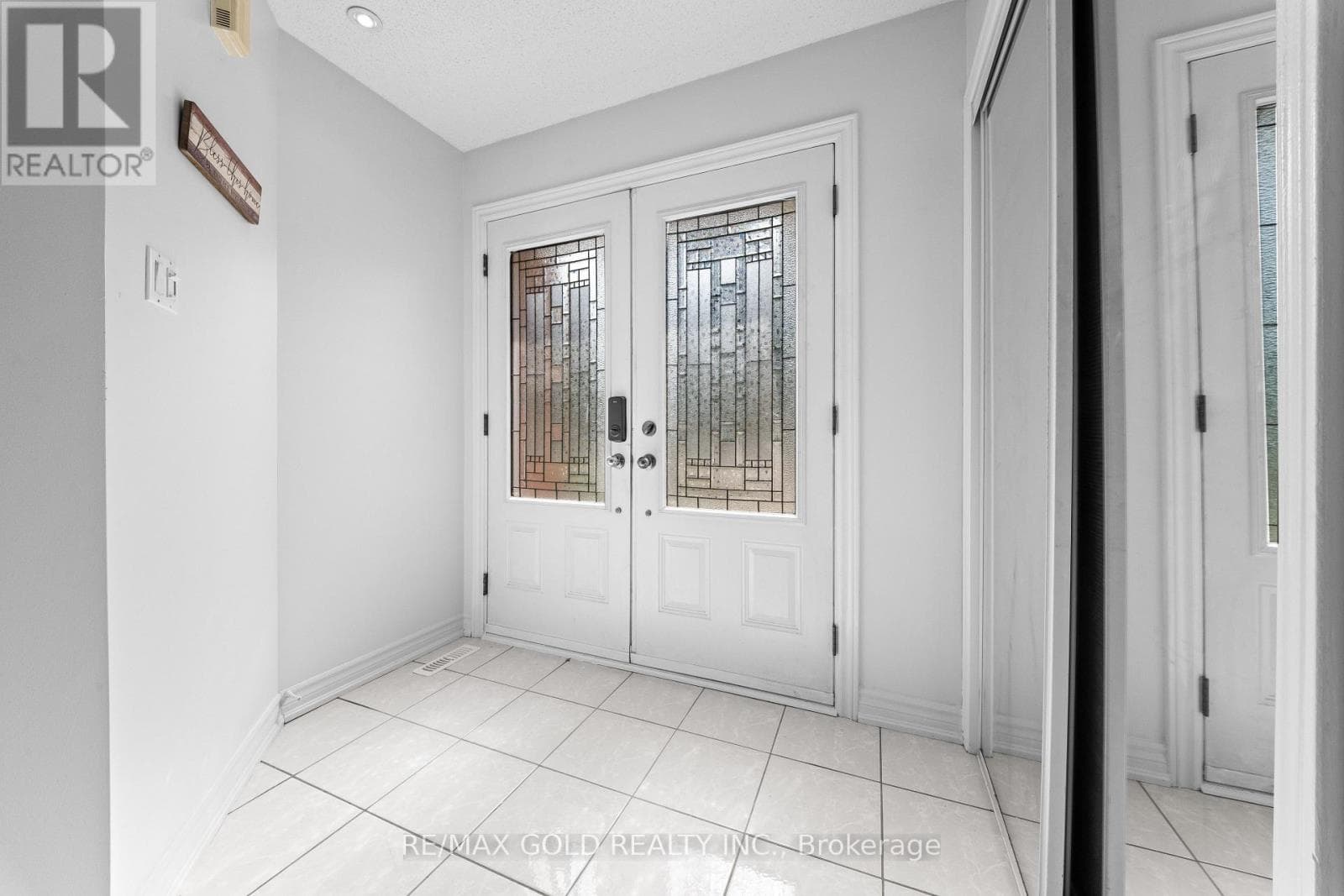 Photo of 45 EAGLERIDGE DRIVE