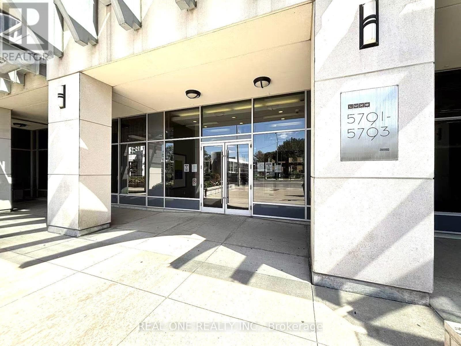 Photo of 1905 - 5793 YONGE STREET