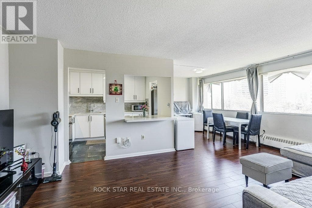 Photo of 708 - 10 SUNNY GLENWAY