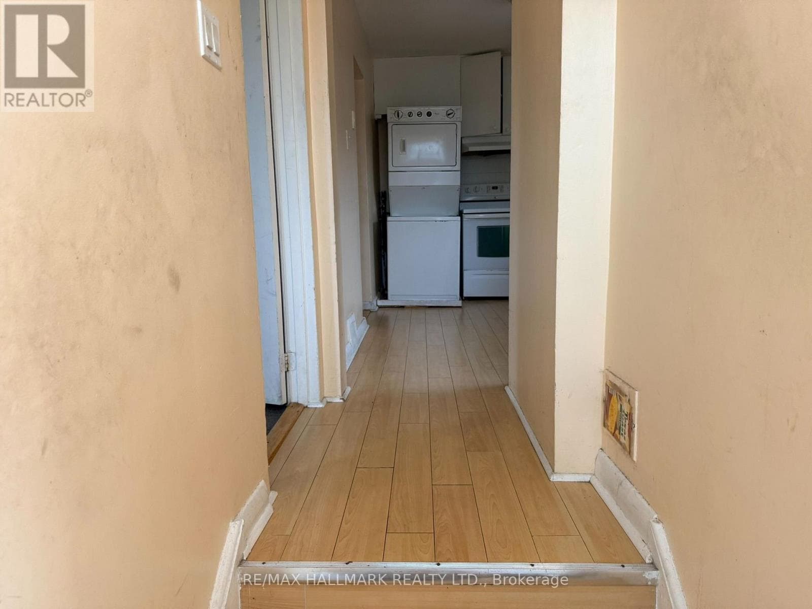 Photo of 14 LOMBARDY CRESCENT