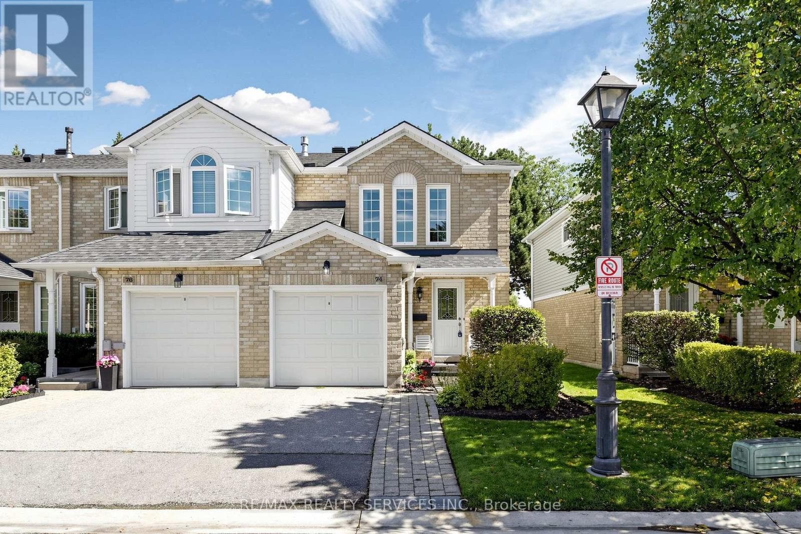 Photo of 74 HEATHCLIFFE SQUARE
