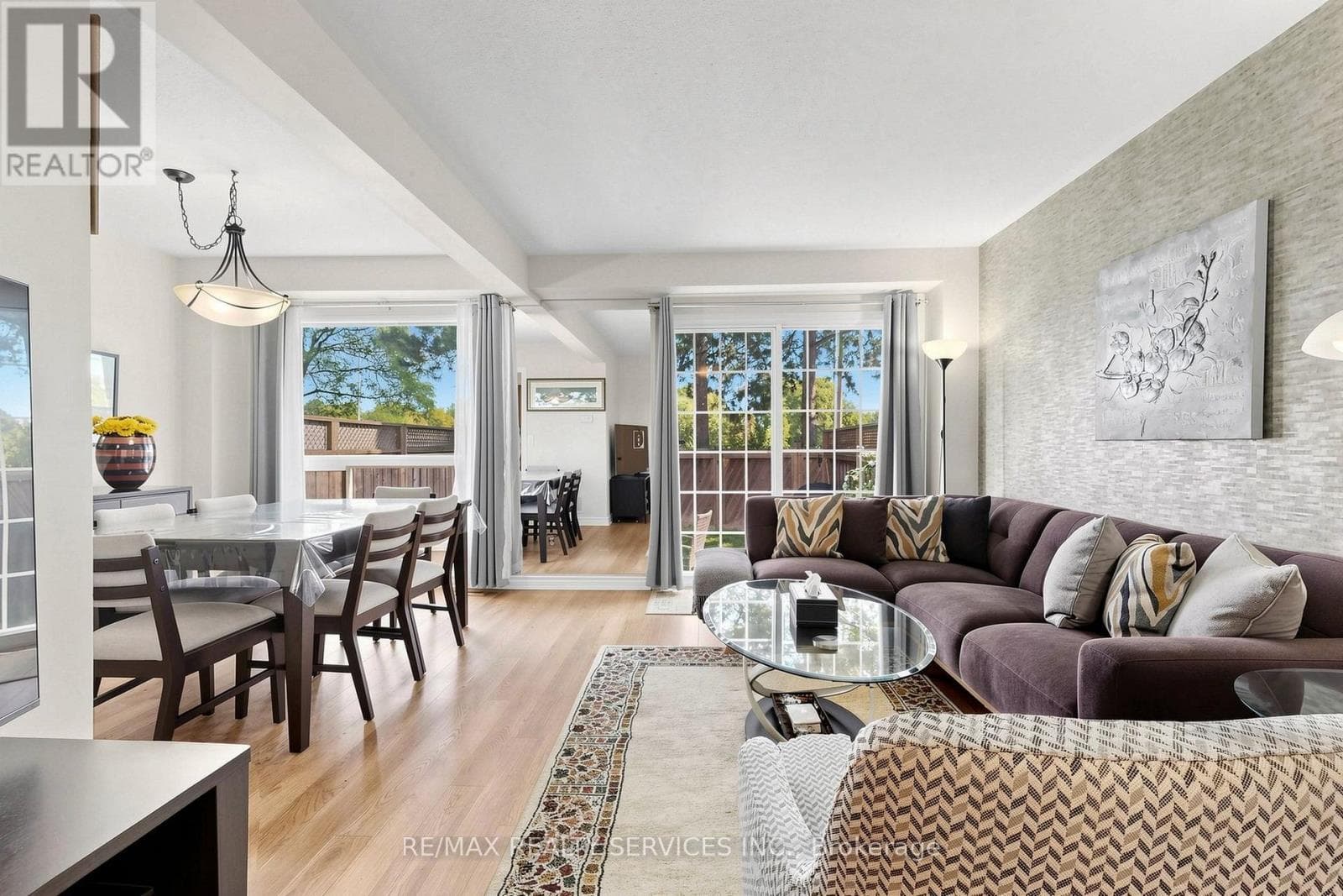 Photo of 74 HEATHCLIFFE SQUARE