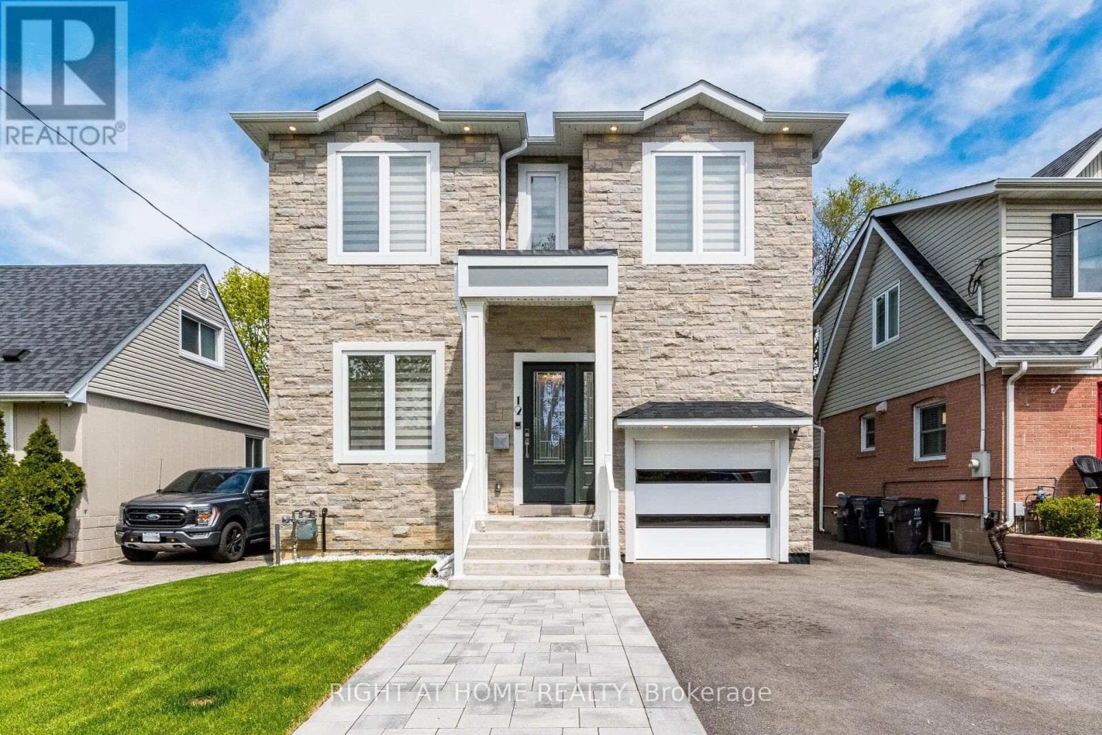 Photo of 12 THAMES AVENUE