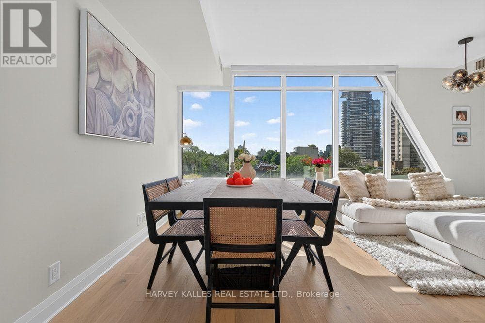 Photo of 510 - 151 AVENUE ROAD