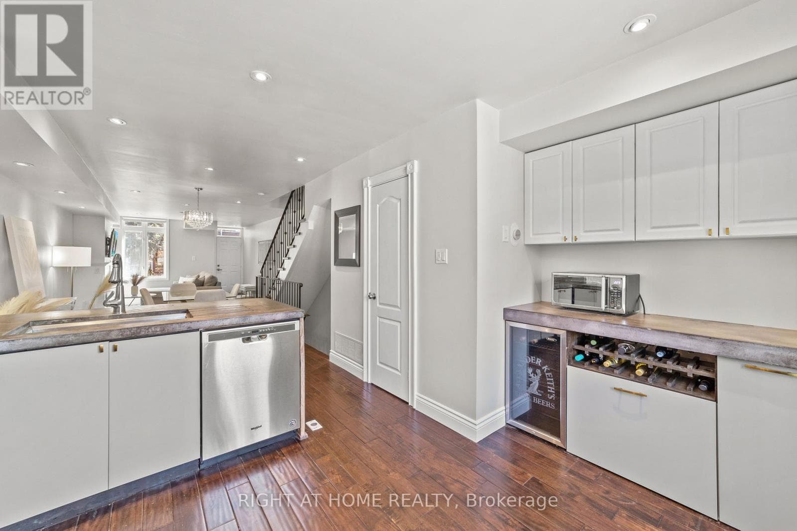 Photo of 2608 - 12 SUDBURY STREET